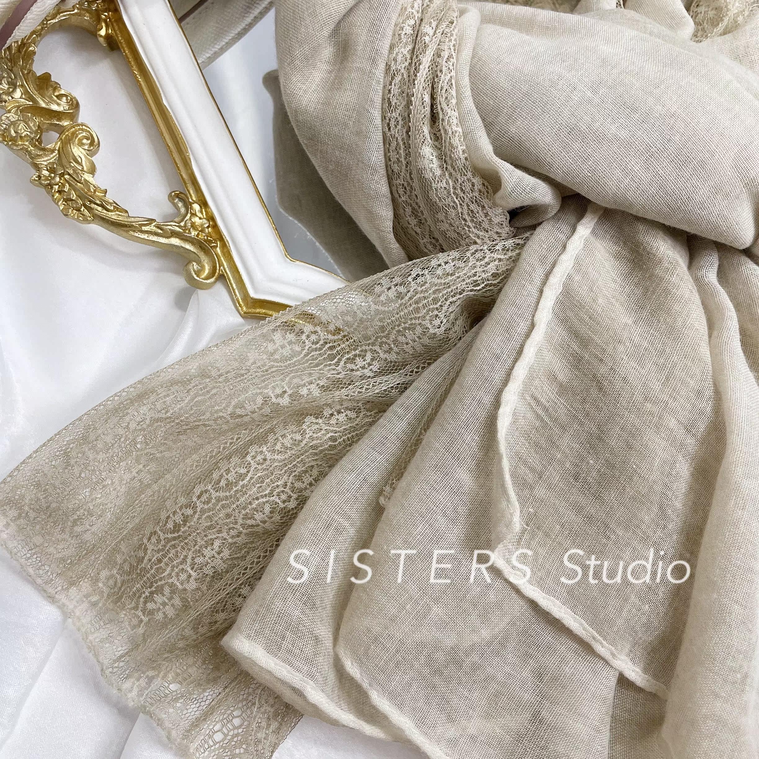 亚麻色蕾丝棉麻薄款围巾女冬季披肩春秋洋气时尚围脖丝巾纯色纱巾