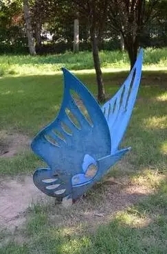 金属铁艺蝴蝶彩绘公园大型雕塑