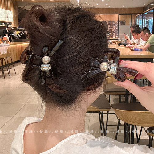 抓夹女2026新款高级感珍珠方钻蝴蝶结半扎发盘发鲨鱼夹后脑勺发夹 - 图0
