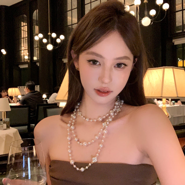 Atmosphere Muse Sparkling Zirconia Four-leaf Clover Pearl Long Necklace
