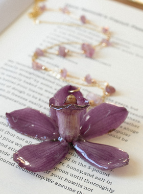 真花蝴蝶兰花瓣长款金色项链女