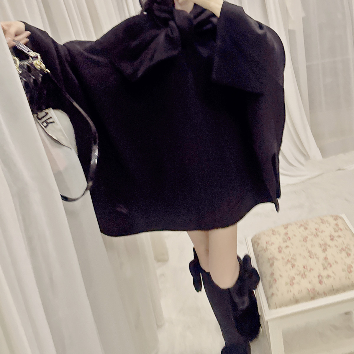 TWO女装2023秋冬新款高级感气质名媛风双面粒绒斗篷卫衣裙 - 图2