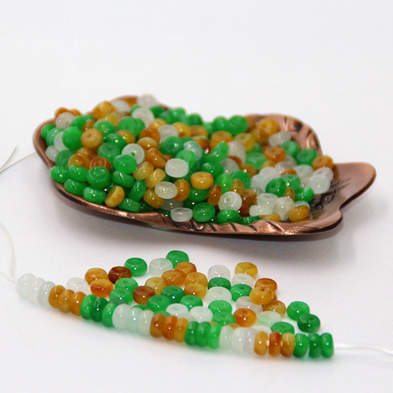 伟德国际冰种翡翠项链配什么隔珠好