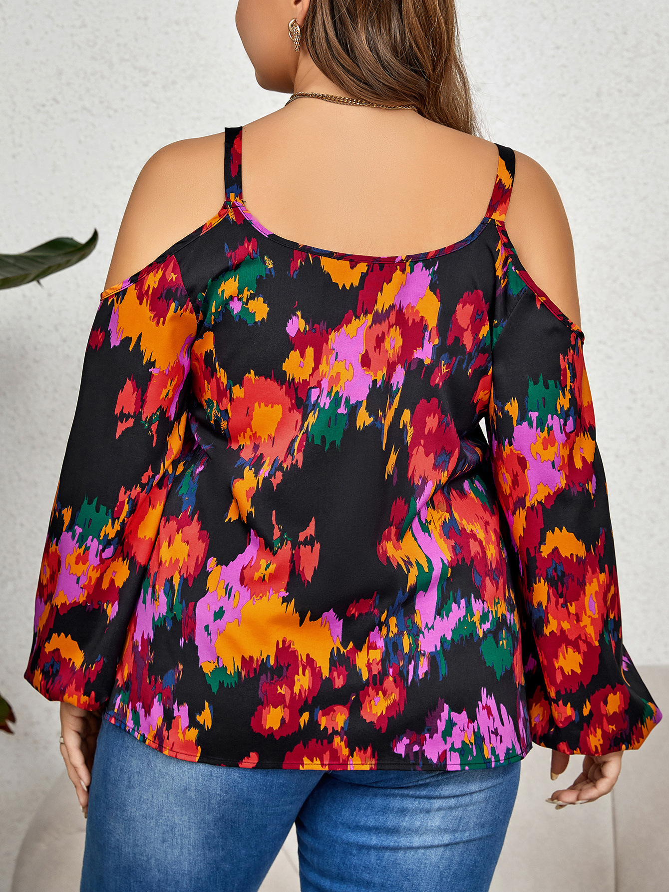 Plus Size Fashionable Graffiti Print Top with Puffy Sleeves - 图2