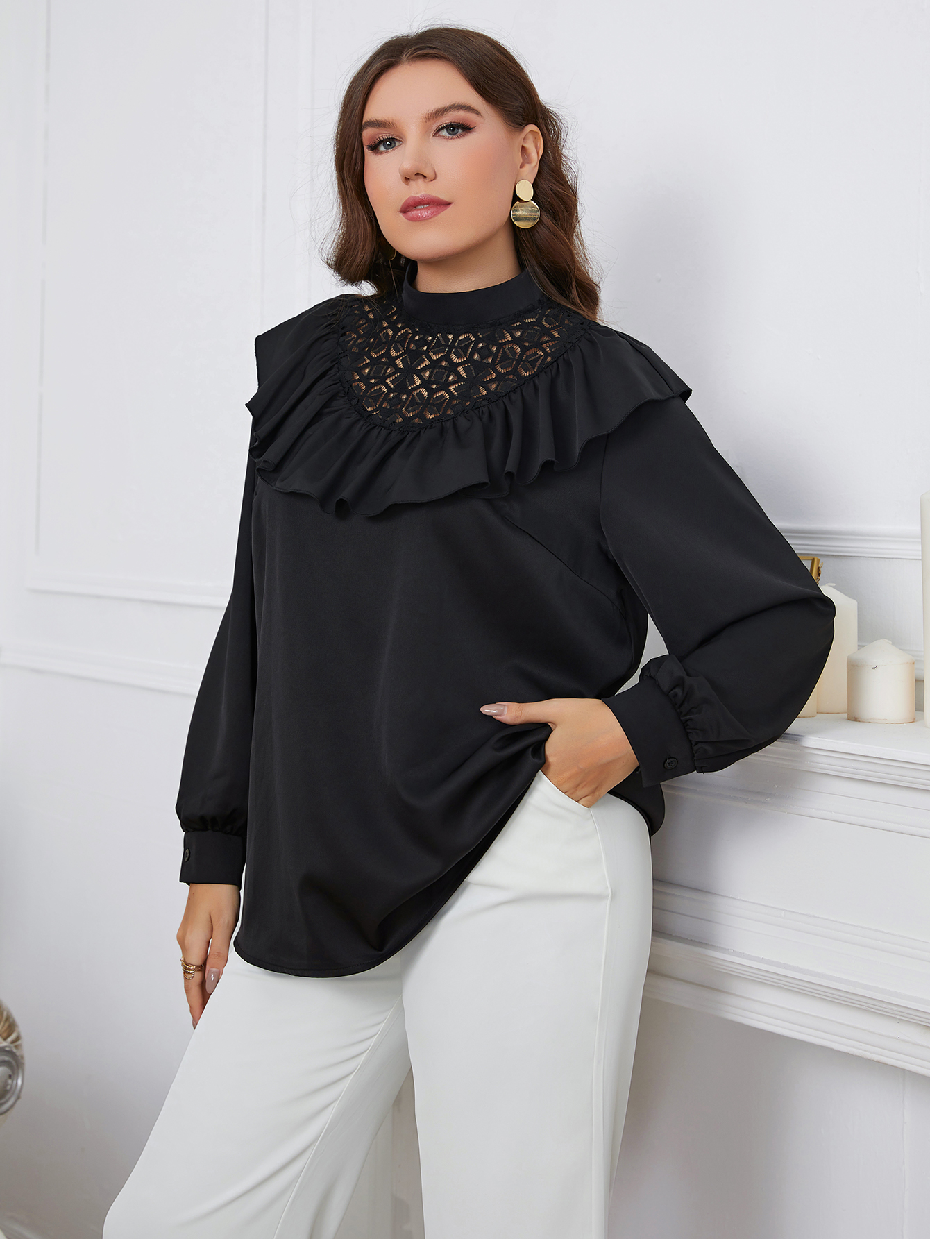 Elegant and Versatile Plus Size Women  ruffled collar Top - 图0