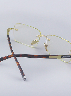 一片浅色竹叶青切边力克水晶眼镜