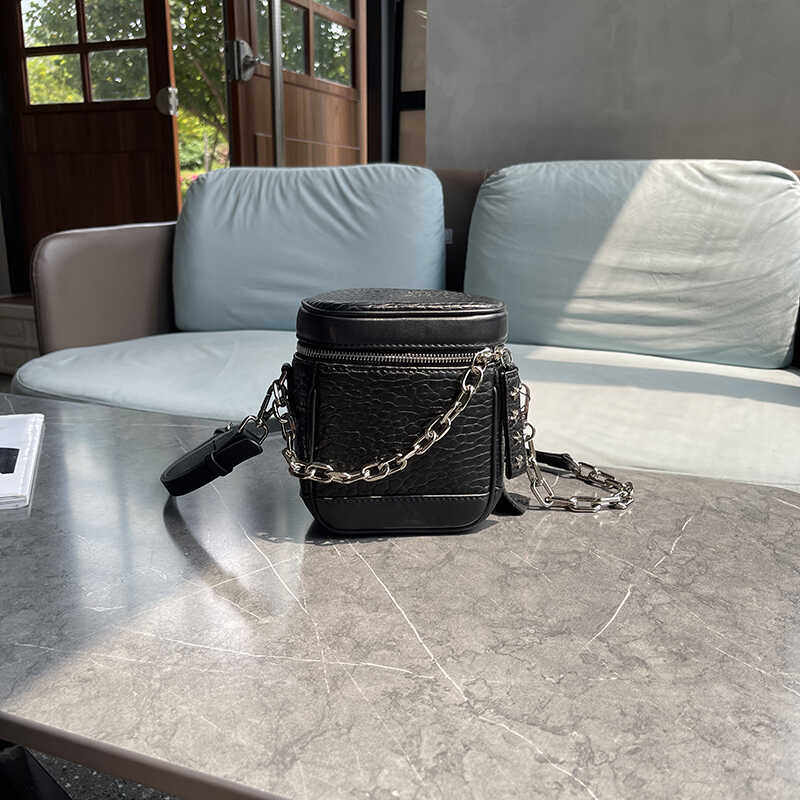 高级感泡泡羊皮水桶包2025新款个性女包小众盒子包单肩斜挎链条包,淘宝优惠券,粉丝福利购,淘宝优惠卷