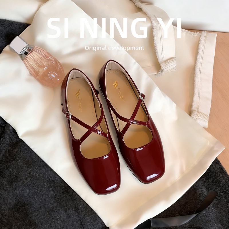春款真皮女鞋圆头浅口漆皮交叉搭扣平底玛丽珍小皮鞋女单鞋大码,淘宝优惠券,粉丝福利购,淘宝优惠卷