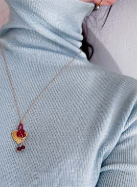 天然红玛瑙金丝线钛钢爱心毛衣链