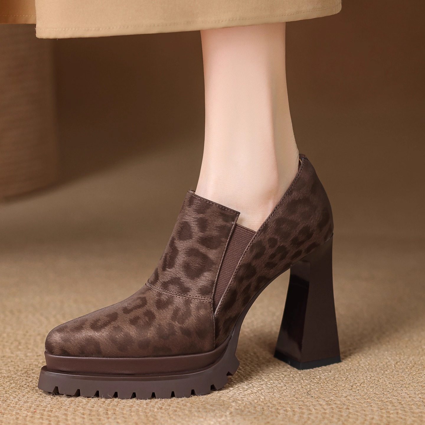 10.5cm豹纹高跟鞋防水台真皮粗跟深口单鞋女尖头2025年秋冬新款,淘宝优惠券,粉丝福利购,淘宝优惠卷