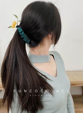 FUNCOCO丝质布艺简约气质香蕉夹