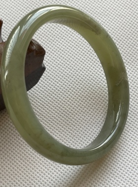 天然正品和田玉手镯湖水绿玉镯子