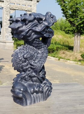 复古怀旧圆雕石雕龙吐水