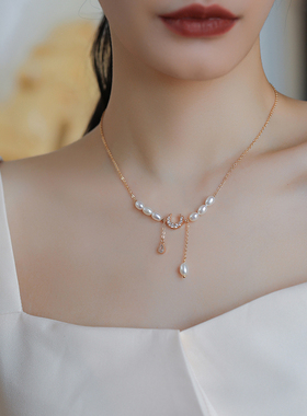 原创必入~月亮淡水珍珠项链女夏小众设计感百搭时尚款复古锁骨链