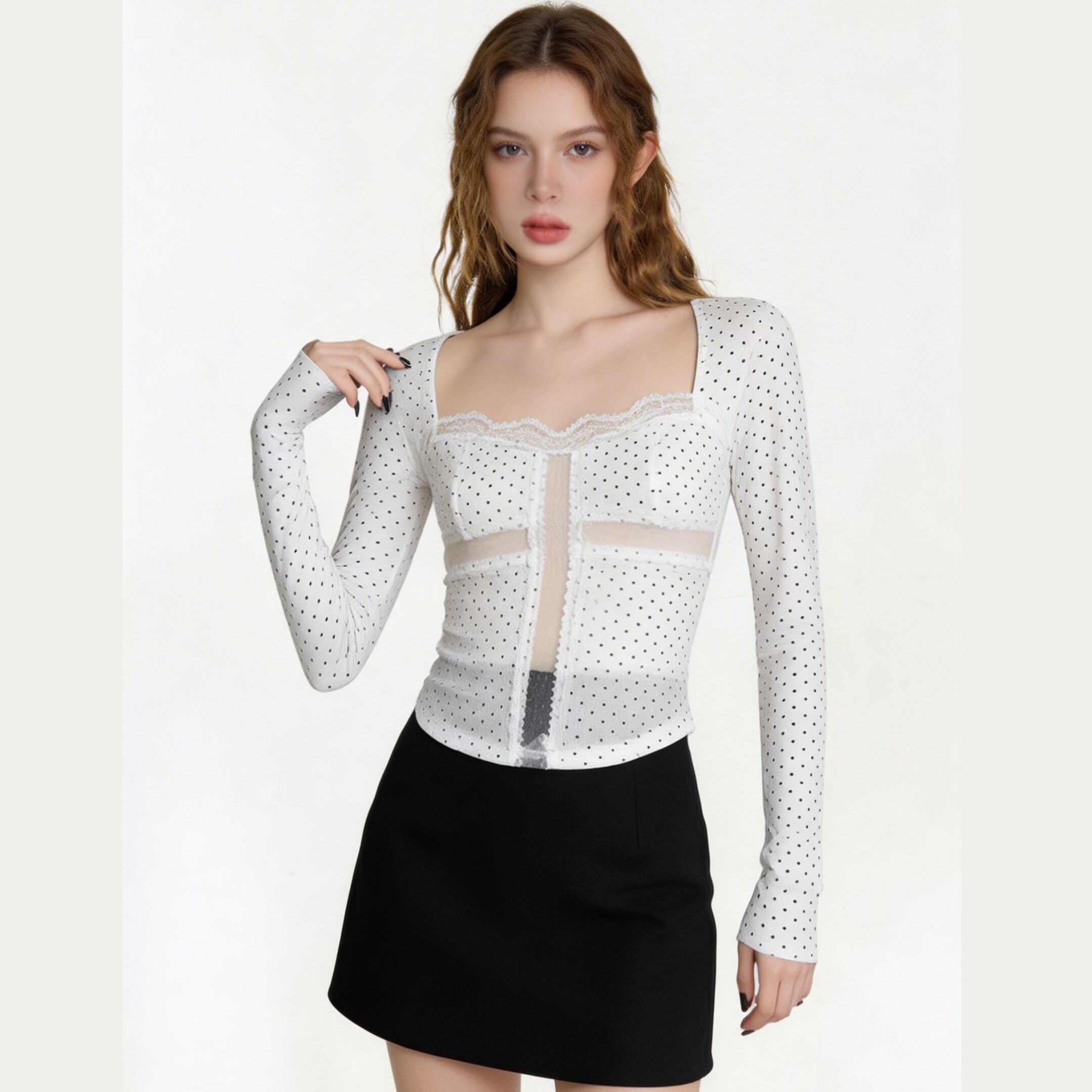 甜辣风波点方领上衣女蕾丝花边网纱拼接修身显瘦T恤长袖打底衫