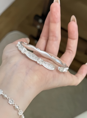 银色卷草纹浮雕银桂花手镯古法柔光磨砂感高级温柔气质开口手环女