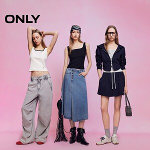 绫致ONLY2026春季新款简约撞色方领显瘦短款吊带背心T恤女