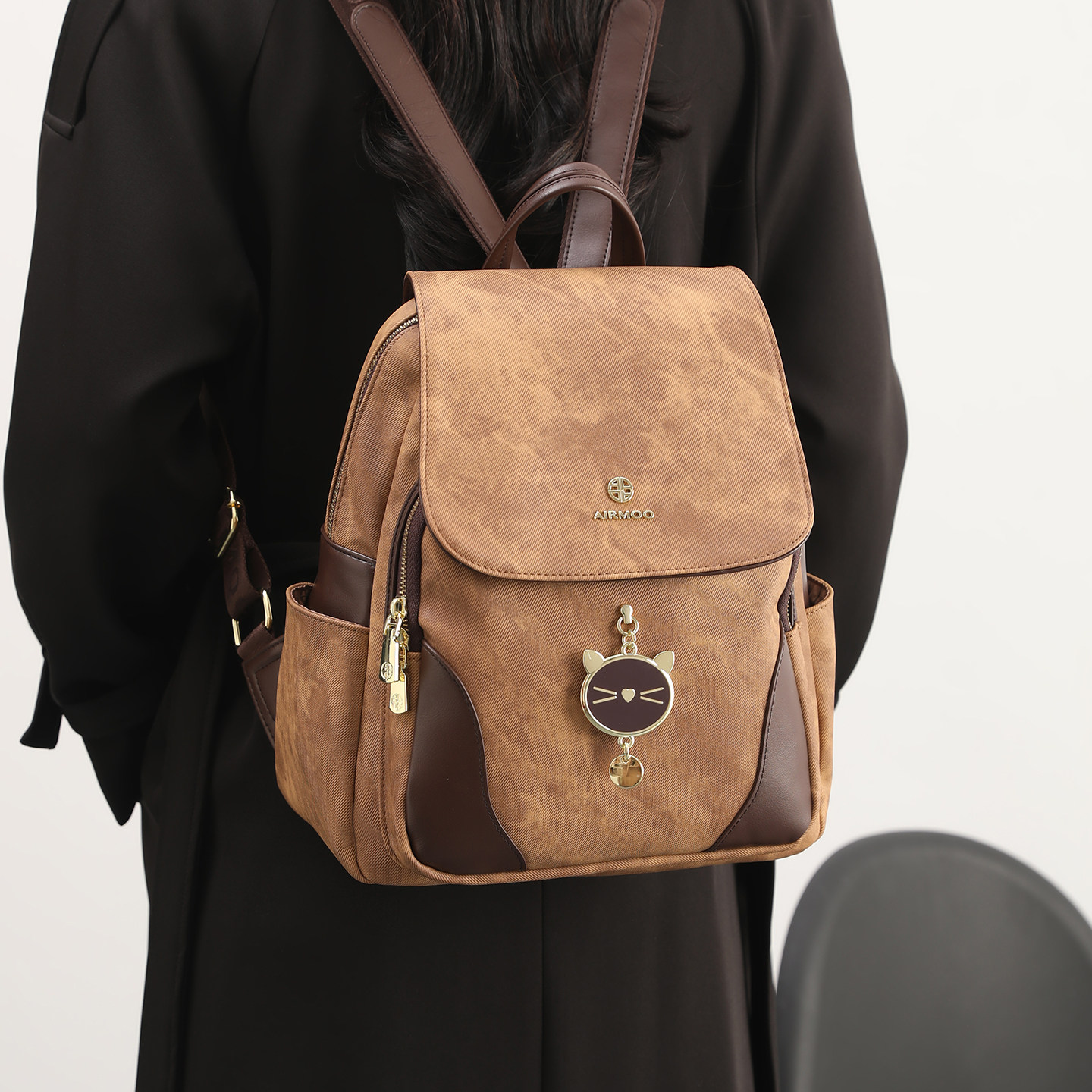 香港品牌轻奢复古双肩包包女2026新款高级感大容量通勤百搭背包,淘宝优惠券,粉丝福利购,淘宝优惠卷