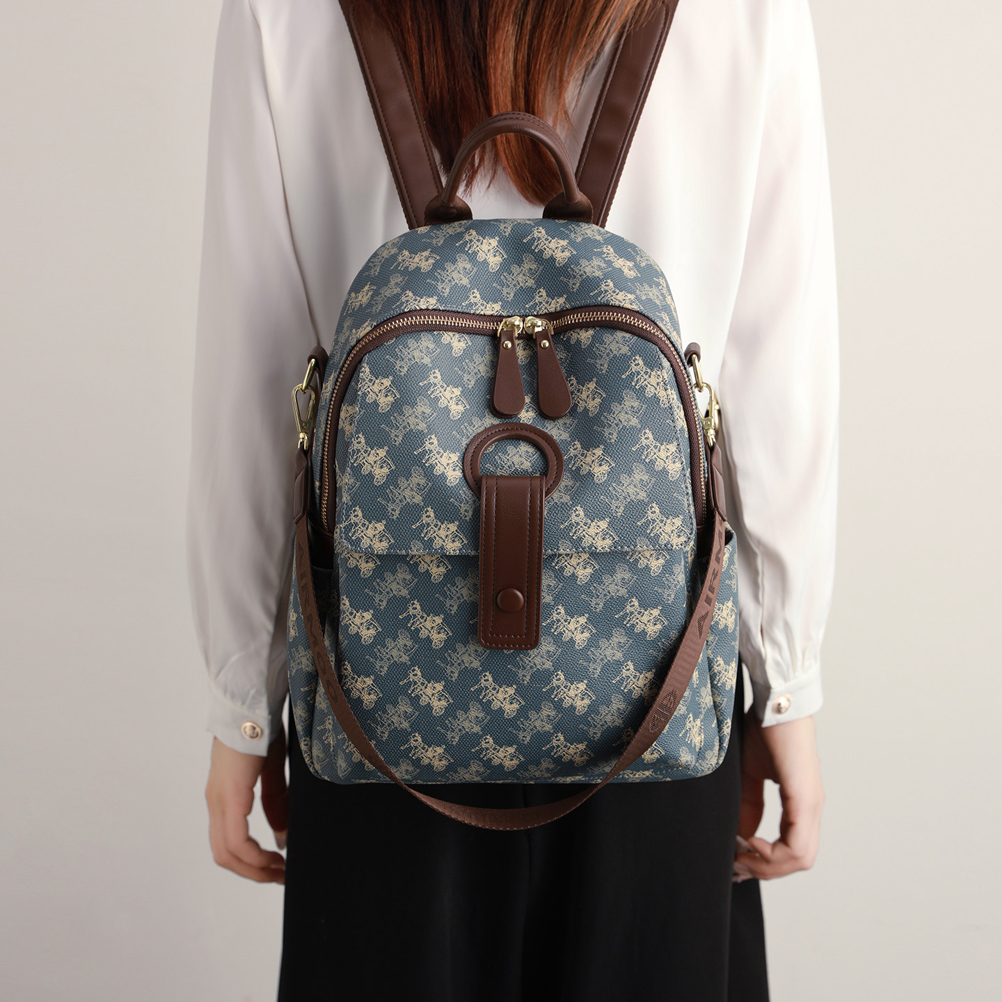 香港品牌旅游双肩包女2026新款时尚轻奢大容量上班通勤可单肩背包,淘宝优惠券,粉丝福利购,淘宝优惠卷