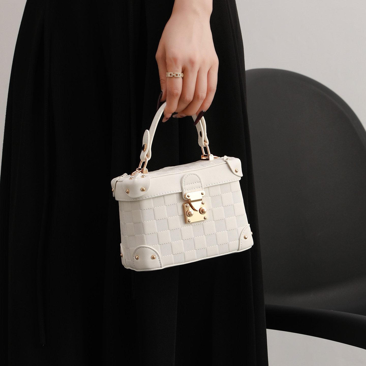 圣米洛生日礼物送女友包包女士2026新款高级感时尚手提小众盒子包,淘宝优惠券,粉丝福利购,淘宝优惠卷