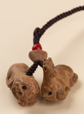 2024年生肖狗龙年属狗吉祥物佩戴