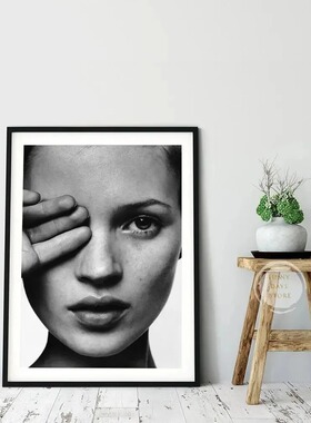 Vintage Sexy Supermodel Kate Moss Poster Smoking Painting