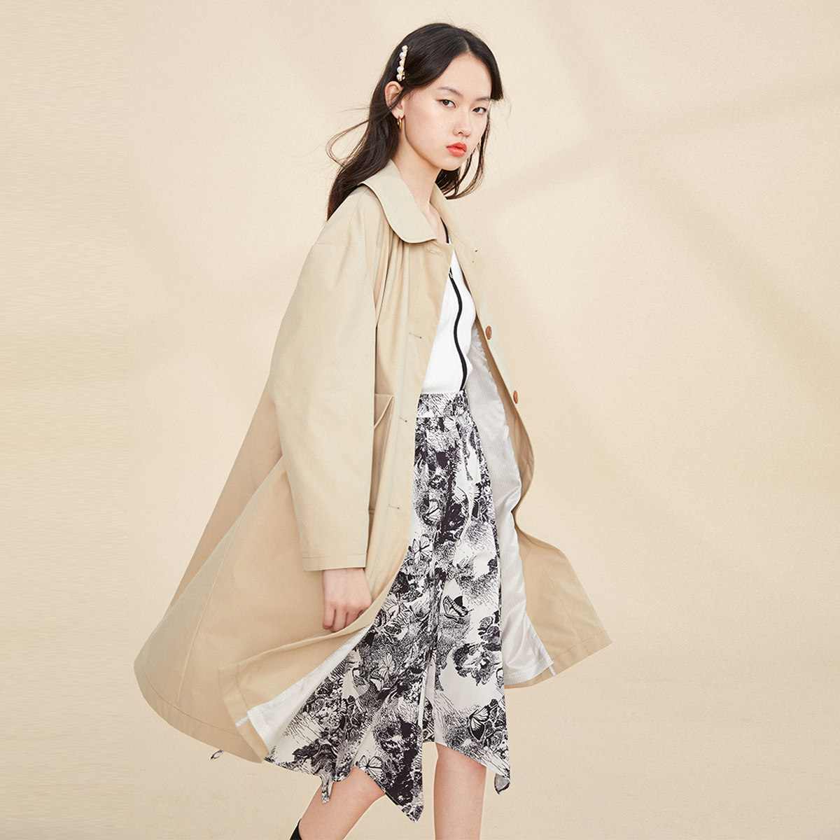 太平鸟娃娃领女中长款小个子风衣 太平鸟广仁风衣