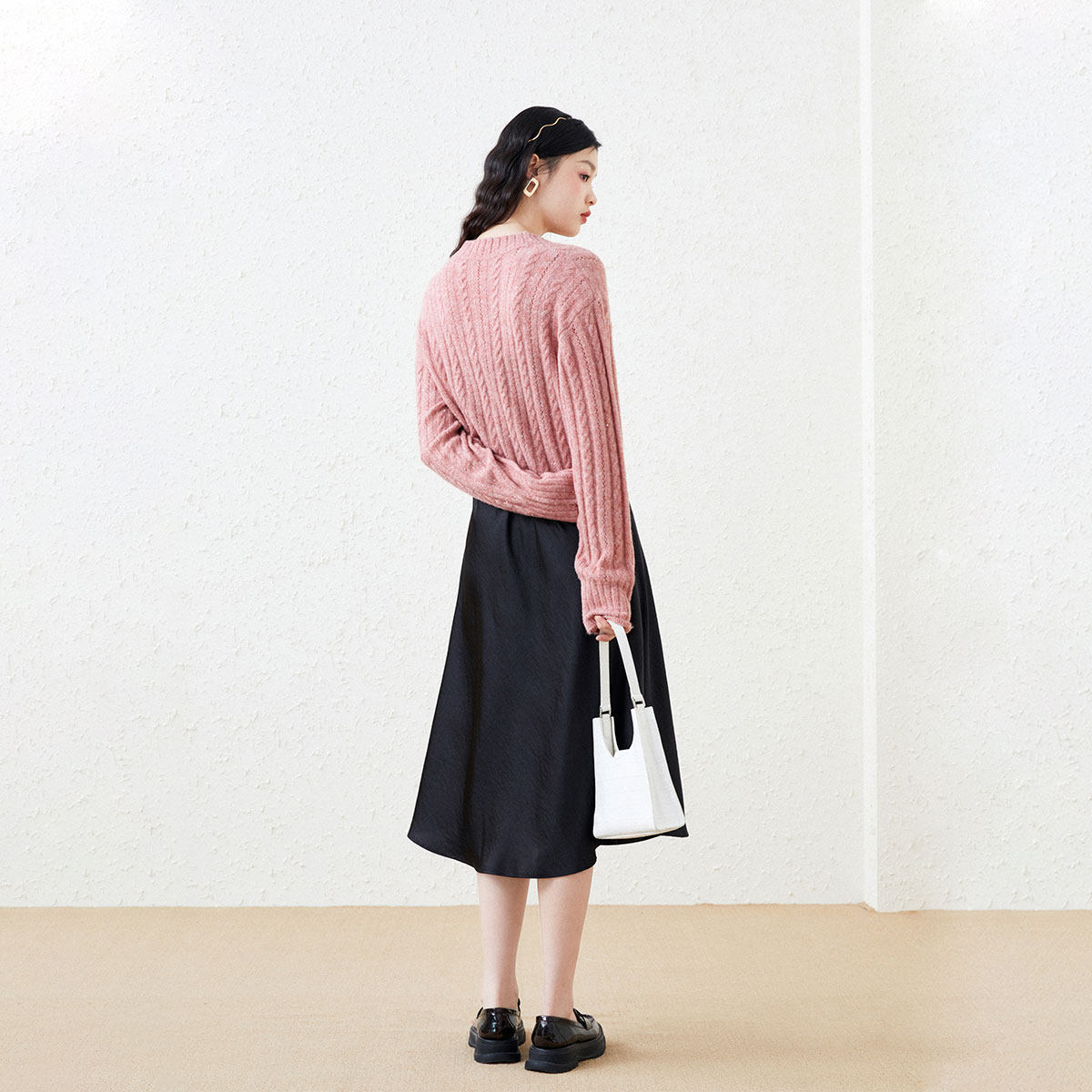 太平鸟梅子粉色外搭2020秋季针织衫 太平鸟普埃拉毛针织衫