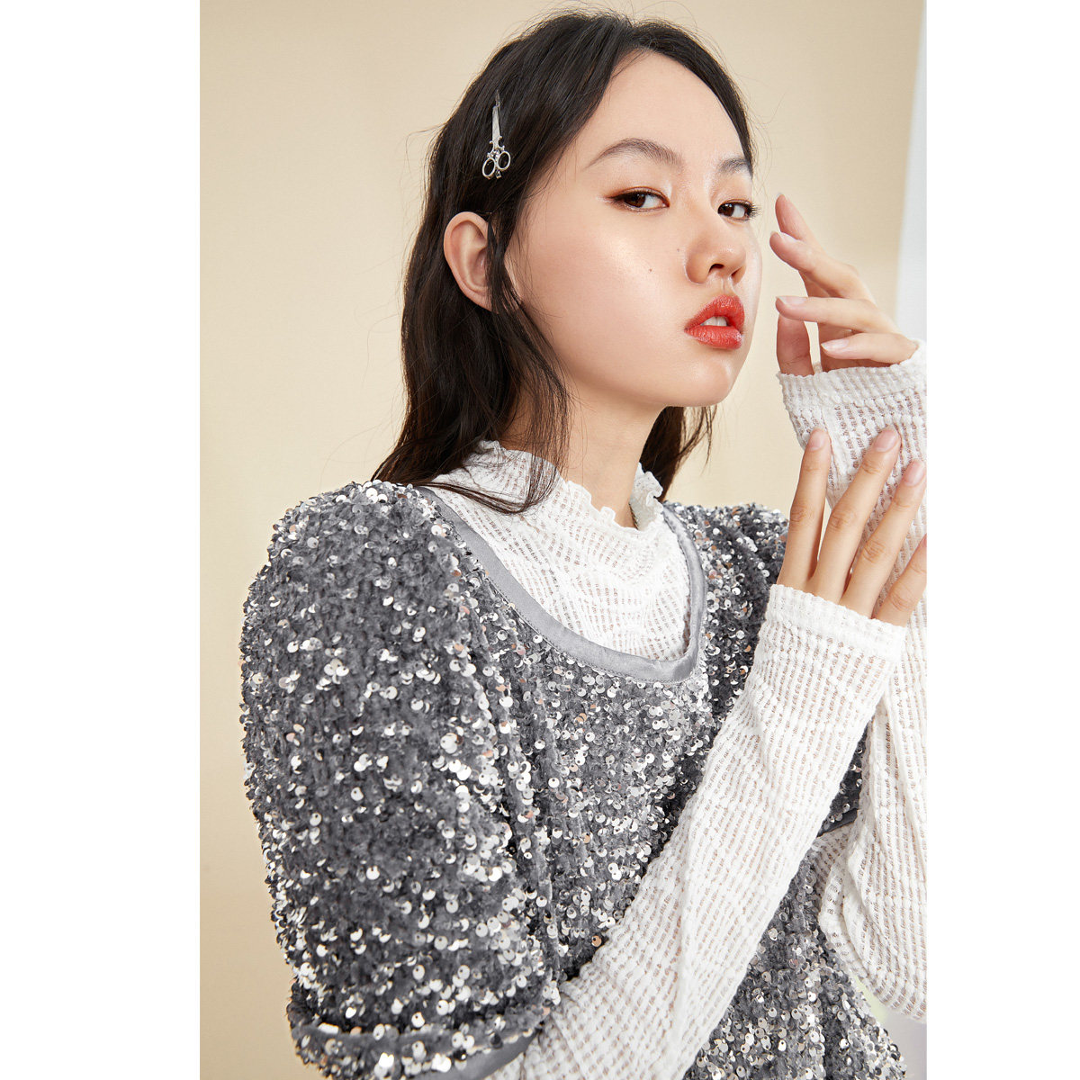 太平鸟亮片短袖2020秋季新款bm t恤 太平鸟普埃拉T恤