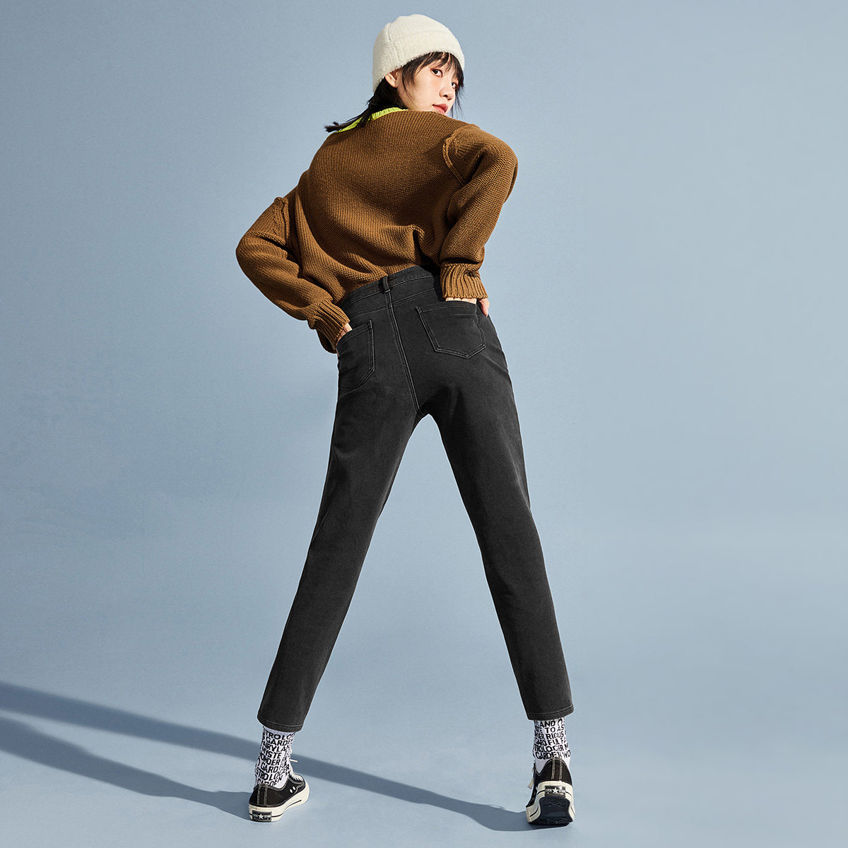 太平鸟高腰宽松2019秋冬新款牛仔裤 太平鸟普埃拉牛仔裤