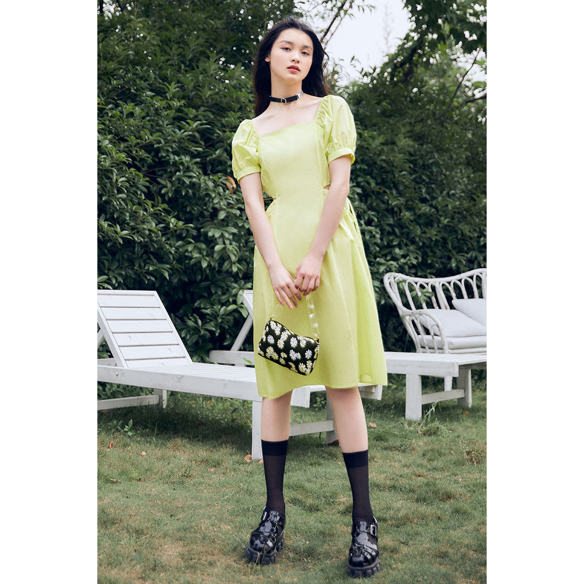 太平鸟法式复古方领2020夏季连衣裙 太平鸟普埃拉连衣裙