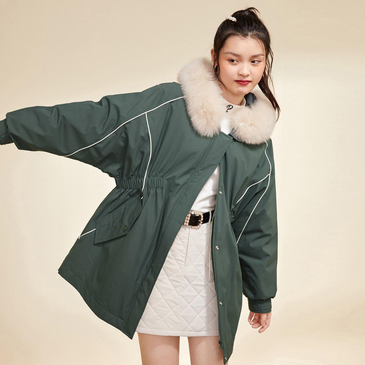 太平鸟中长款女2020新款收腰羽绒服 太平鸟喜之乐羽绒服