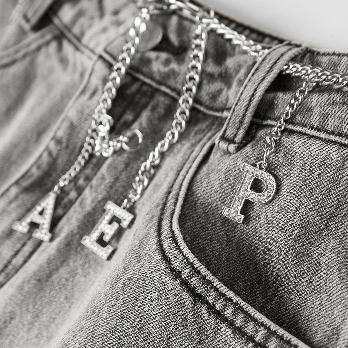 太平鸟复古水洗灰色2020春季牛仔裙 太平鸟普埃拉半身裙