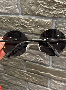 伴郎墨镜新郎兄弟团堵门接亲眼镜