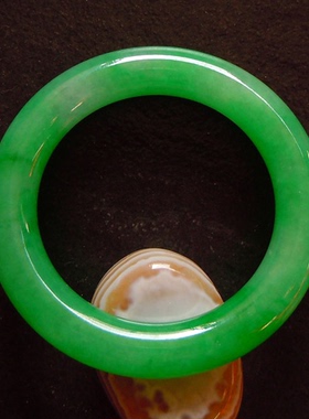 翡翠色玉石手镯满绿冰透圆条女款玉手镯简约款玉石手镯百搭女款