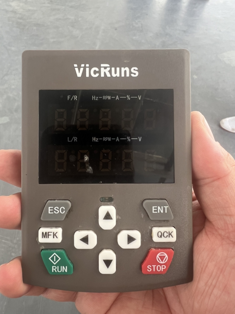 VicRuns沃森VD680系列变频器面板 变频器调速面板 操作控制器全新 - 图1