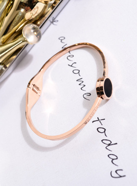 黑色圆形镀18k玫瑰金钛钢手环