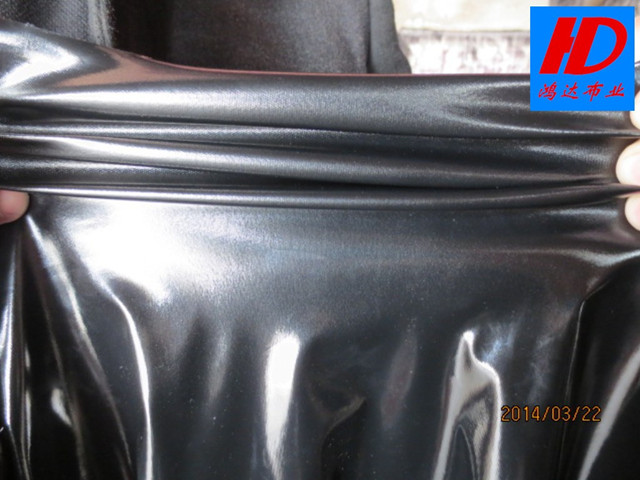 四面弹力漆皮镜面革紧身衣皮裤衣服布料cos服舞蹈服装diy面料黑色 - 图2