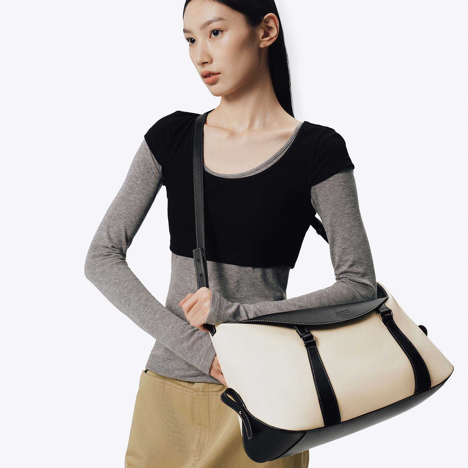 omto新品燕麦大容量旅行包短途旅游手提袋健身运动干湿分离收纳袋