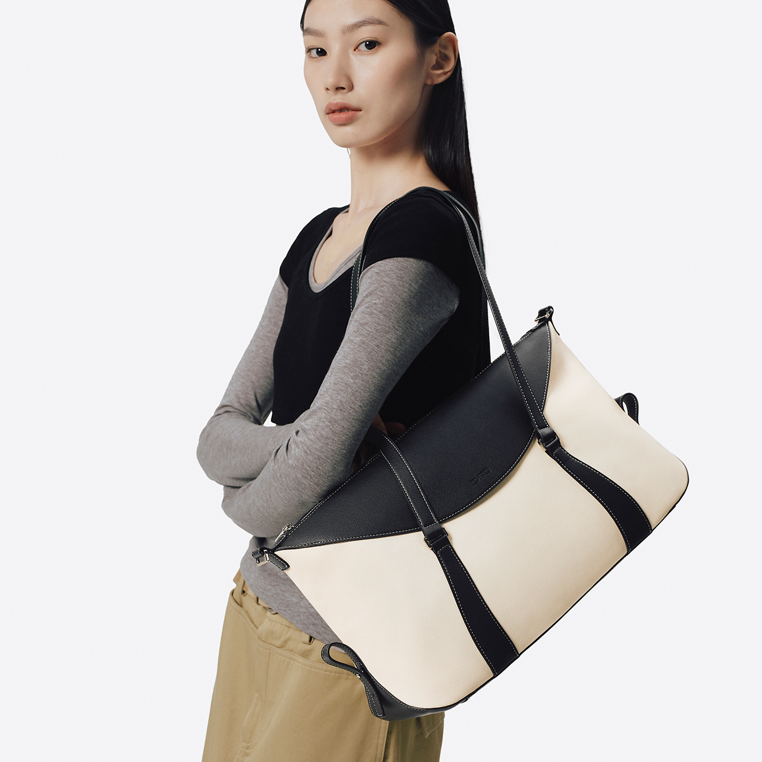 omto新品燕麦大容量旅行包短途旅游手提袋健身运动干湿分离收纳袋