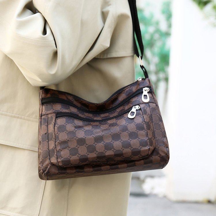 斜挎包婆婆包中年女士妈妈包羊皮质感软皮女包百搭时尚大容量单肩,淘宝优惠券,粉丝福利购,淘宝优惠卷