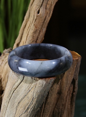 新疆和田玉天然青花手镯