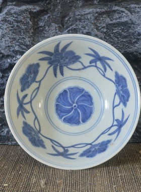 做旧成化风格花卉纹瓷碗古董古玩