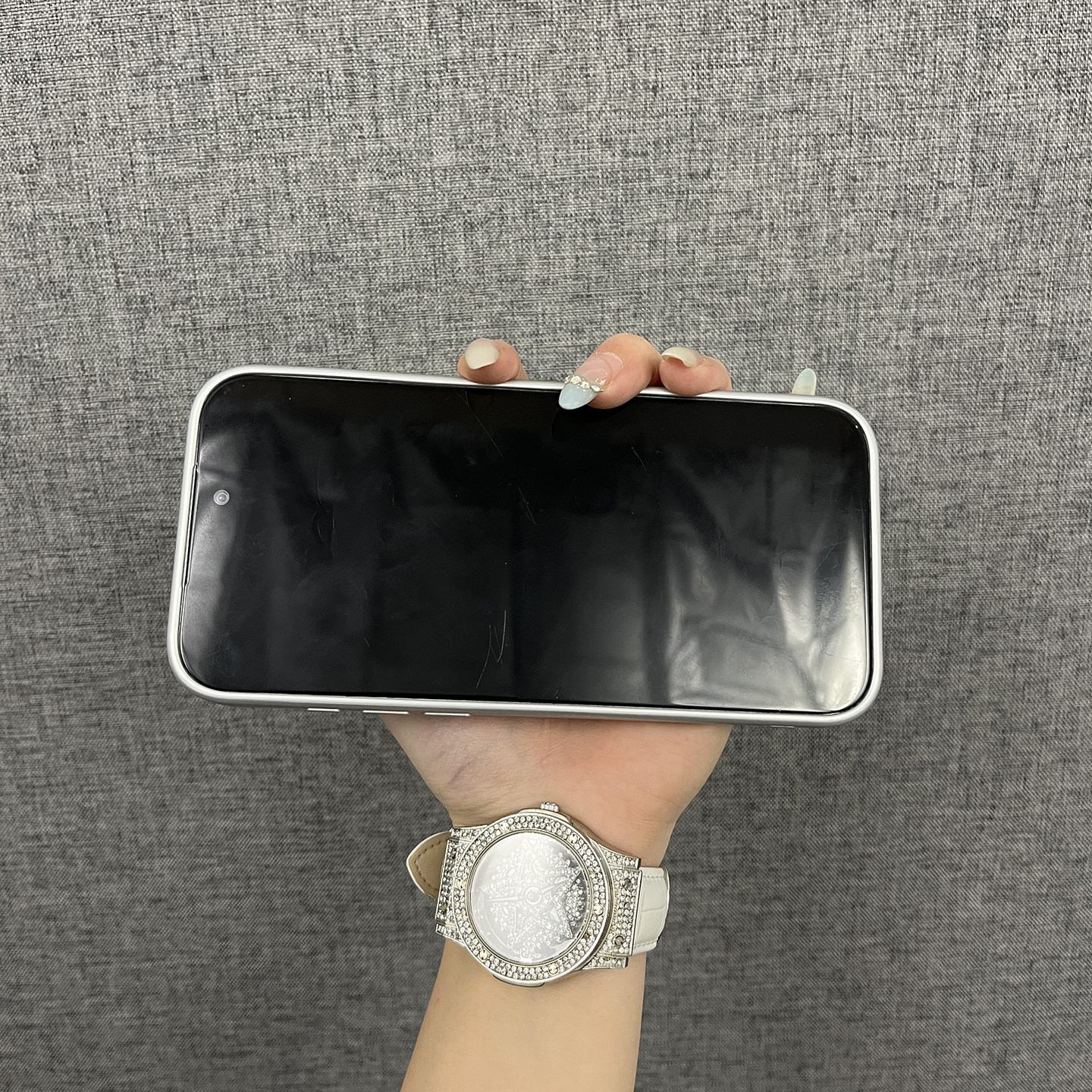 三只鱼【气质素皮纹磁吸典雅白】适用苹果17/16/15promax手机壳新款镜头膜ipone网红防摔全包保护套男女高档,淘宝优惠券,粉丝福利购,淘宝优惠卷