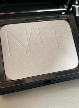 新款 NARS裸光透明色光透感蜜粉饼/定妆散粉粉饼7g/蜜粉10G高光粉