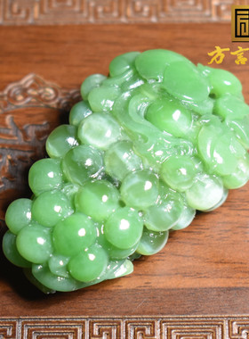 放漏方言和田玉老坑俄料菠菜绿碧玉带活猫眼多子多福摆件手把件R5