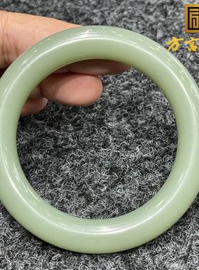 高品稀缺方言和田玉收藏级俄罗斯碧玉粉绿无结构内径56MM手镯S9