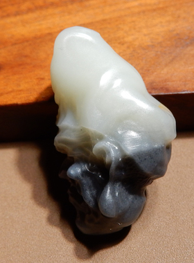 放漏了方言和田玉新疆特色黑白分明青花白玉意境籽料佛罗汉吊坠h2