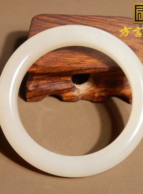 青海野牛沟冰细老坑藕粉正装手镯