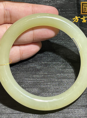 稀缺方言和田玉收藏级新疆若羌料细腻油润鸡油黄内径60MM手镯S9